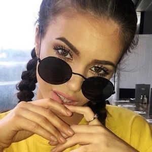 Black oval sunglasses never worn